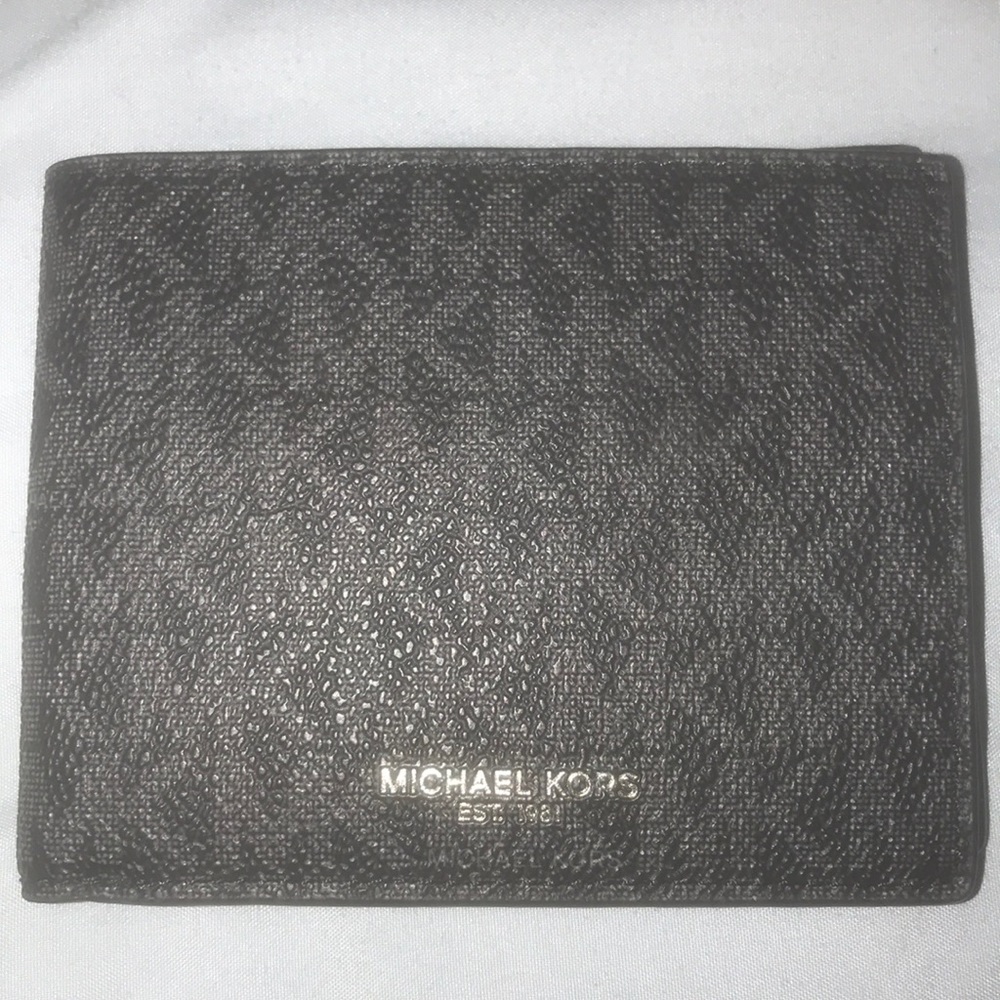 New wallet - Picture 1 of 3
